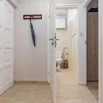 Apartment Seaside In The Woods With Balcony & 1 Bedroom By Renters *