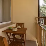 Seaside In The Woods With Balcony & 1 Bedroom By Renters Apartment