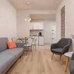 Apartment Seaside In The Woods With Balcony & 1 Bedroom By Renters *