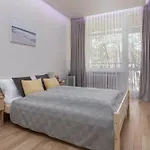 Apartment Seaside In The Woods With Balcony & 1 Bedroom By Renters Lukecin