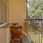 Seaside In The Woods With Balcony & 1 Bedroom By Renters Apartment Lukecin