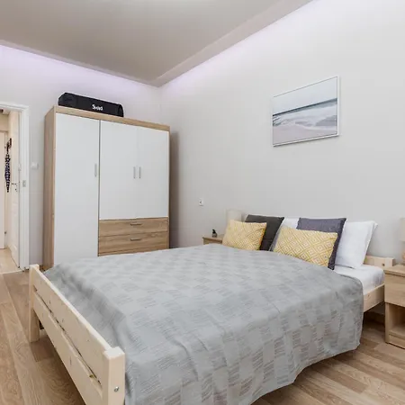 Seaside In The Woods With Balcony & 1 Bedroom By Renters Apartment Łukęcin
