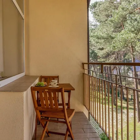 Apartment Seaside In The Woods With Balcony & 1 Bedroom By Renters *